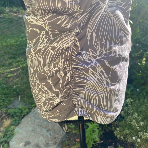 Workout tank - Picture 2 of 3